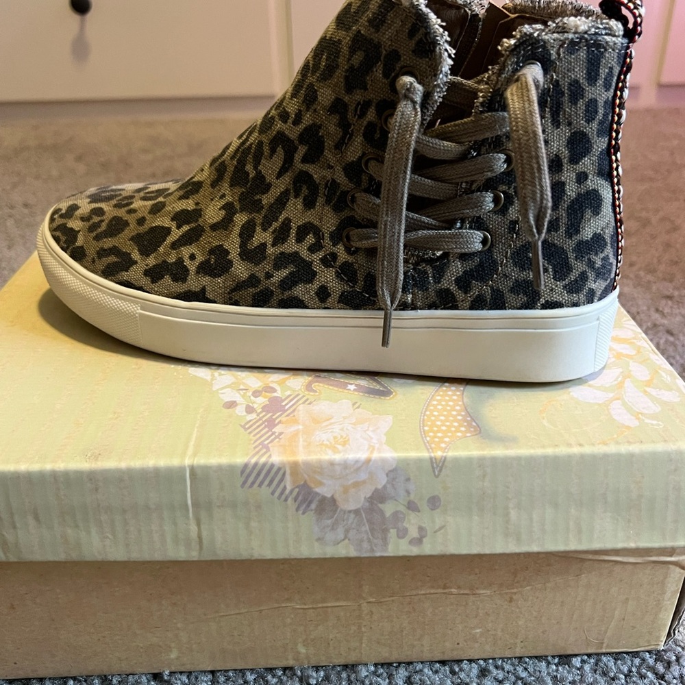 Buckle Tan Leopard High-Top Sneakers